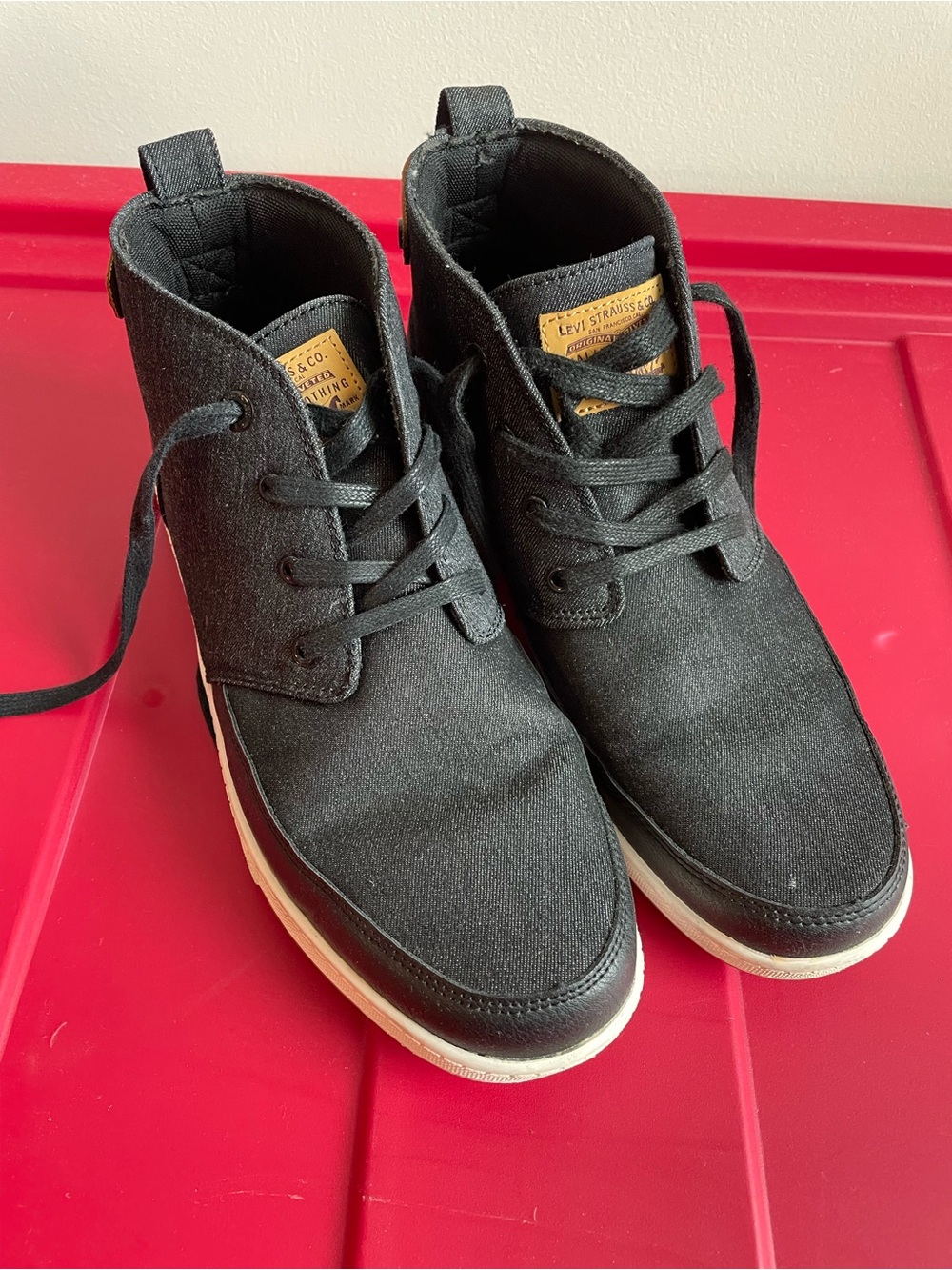 Levi's Men's Black Canvas Chukka Boots with White Sole